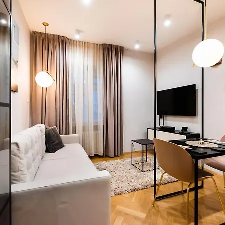 Mostowa Abdank Old Town By Bookinghost Varšava