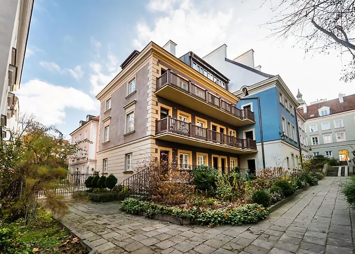 Mostowa Abdank Old Town By Bookinghost * Varsovie